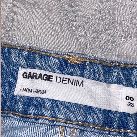 Vintage High-Waisted Denim Shorts - Picture 3 of 3